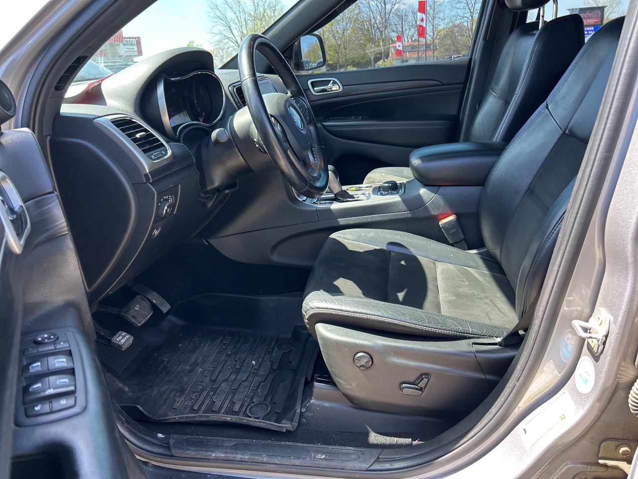 2020 Jeep Grand Cherokee ALTITUDE, SUNROOF, NAV, REMOTE START, CLEAN CARFAX Photo