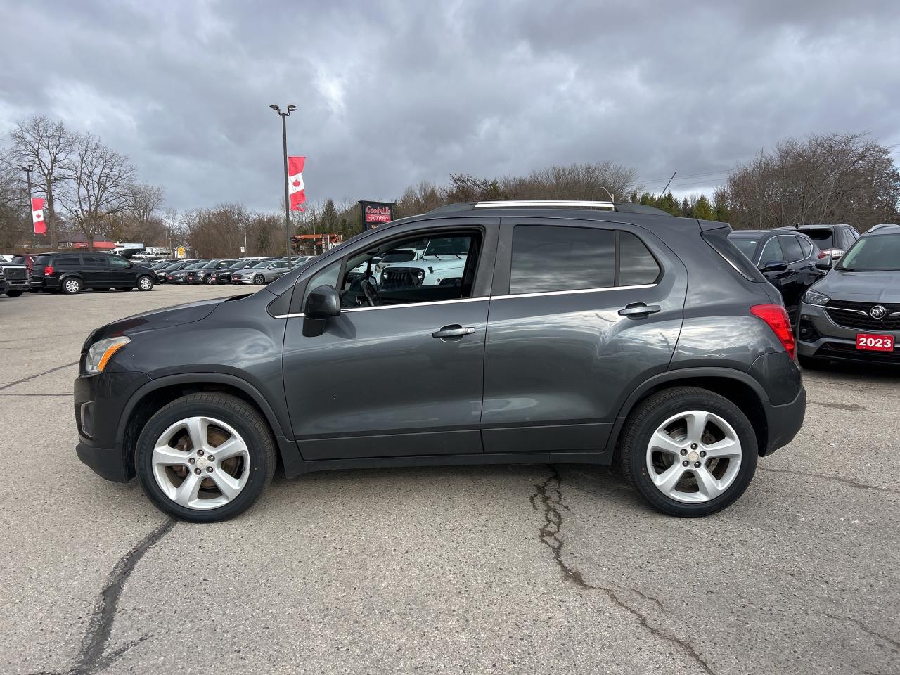 2016 Chevrolet Trax LTZ, CLEAN CARFAX, REMOTE START, SUNROOF! Photo