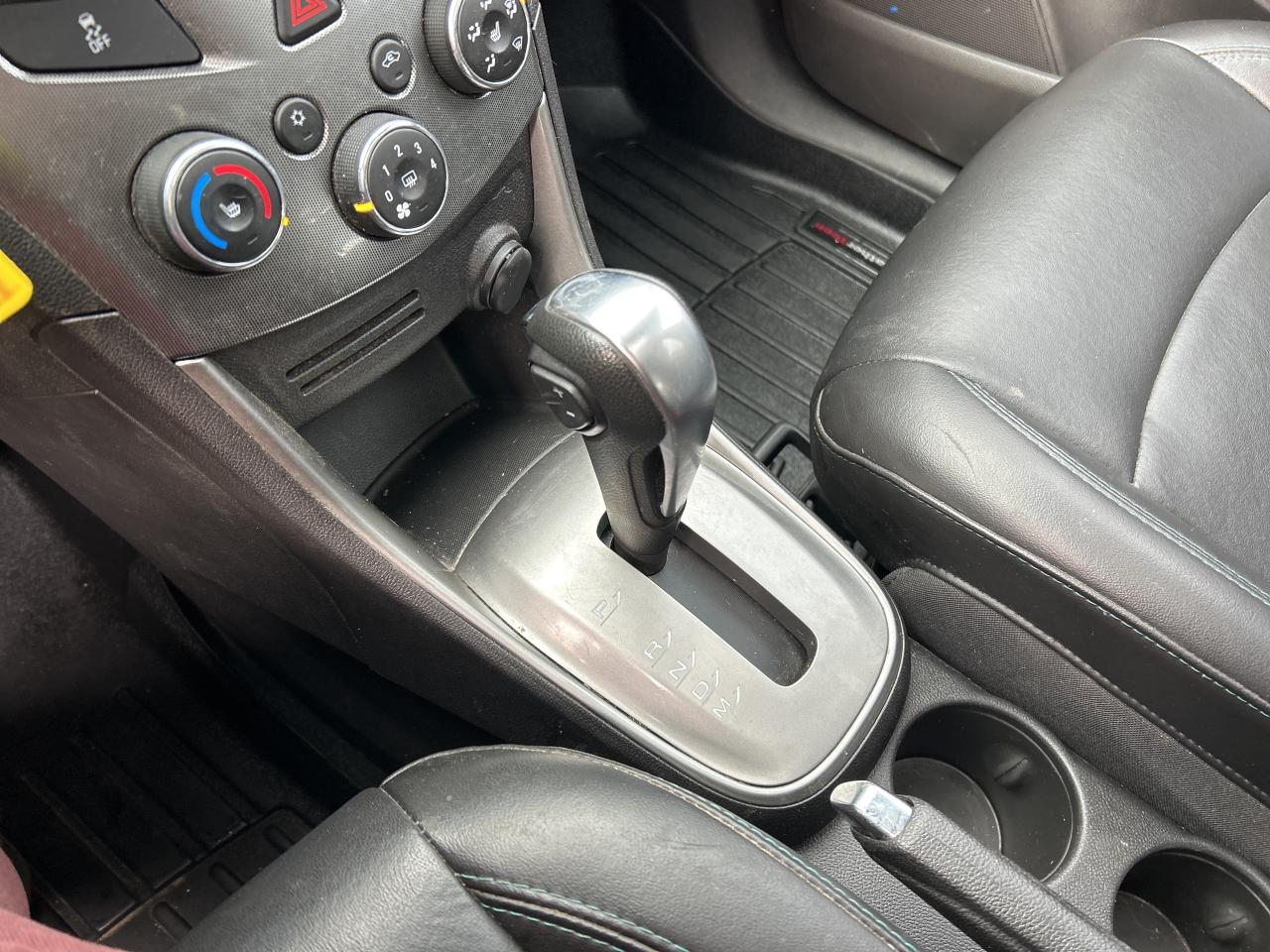 2016 Chevrolet Trax LTZ, CLEAN CARFAX, REMOTE START, SUNROOF! Photo