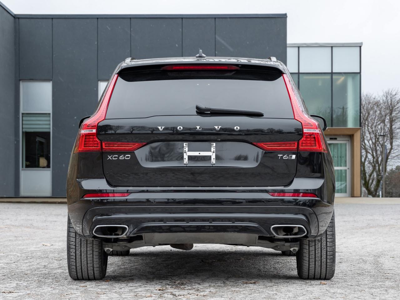 2021 Volvo XC60 T6 AWD R-Design  OFF LEASE  NEW BRAKES  VOLVO CPO Photo