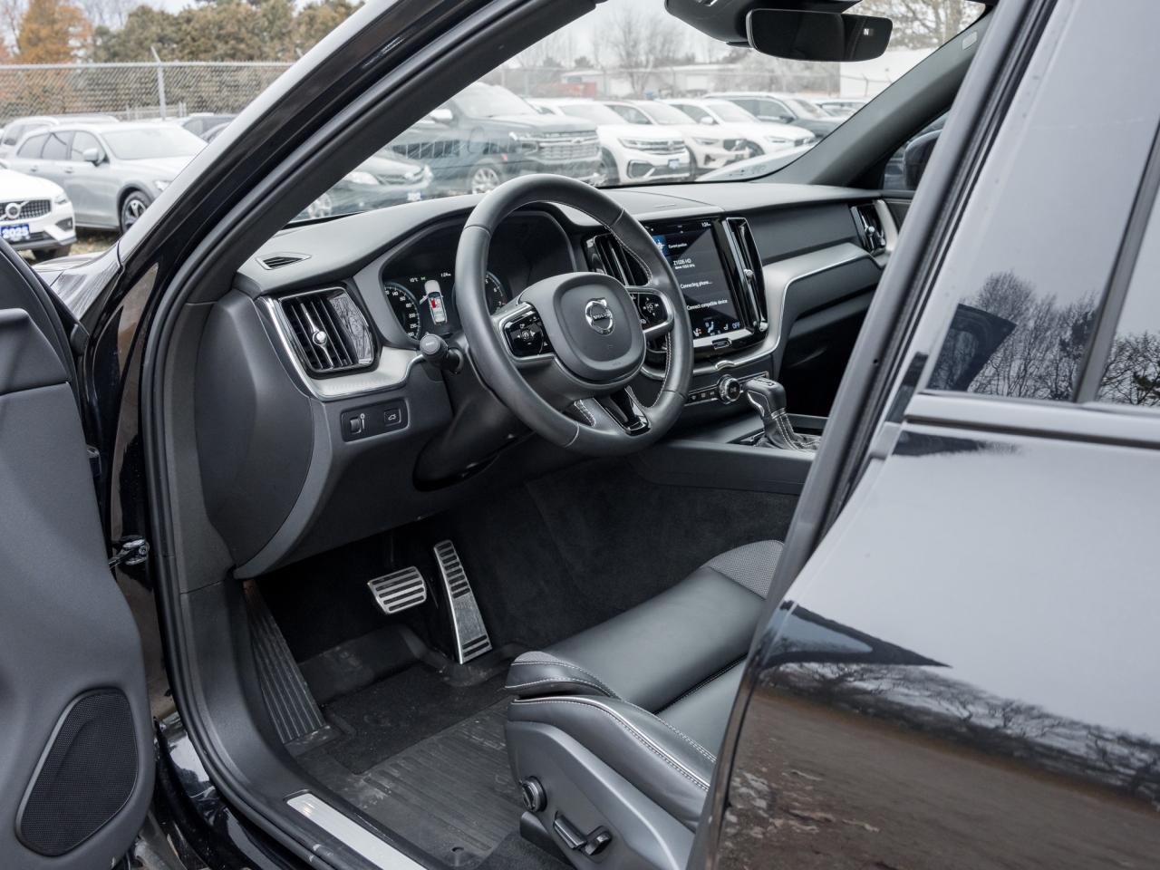 2021 Volvo XC60 T6 AWD R-Design  OFF LEASE  NEW BRAKES  VOLVO CPO Photo