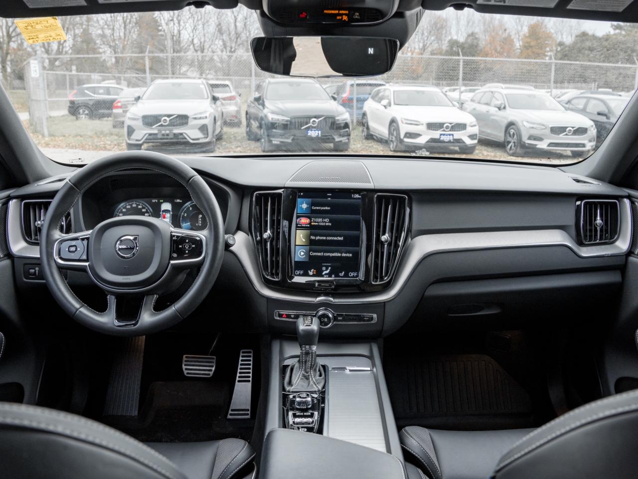 2021 Volvo XC60 T6 AWD R-Design  OFF LEASE  NEW BRAKES  VOLVO CPO Photo