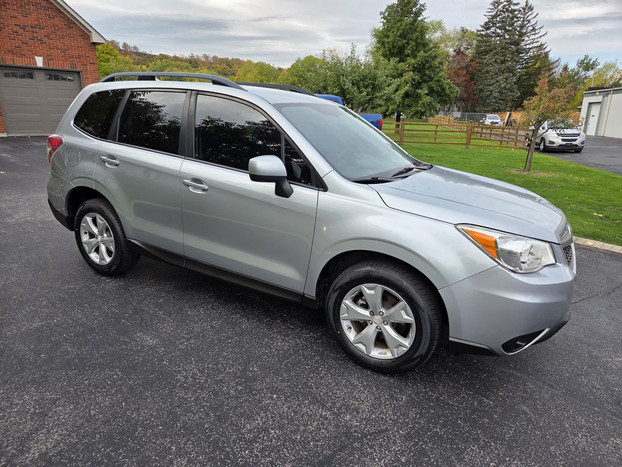 2016 Subaru Forester 5dr Wgn 2.5i Convenience,Only 129k, Must See! Photo