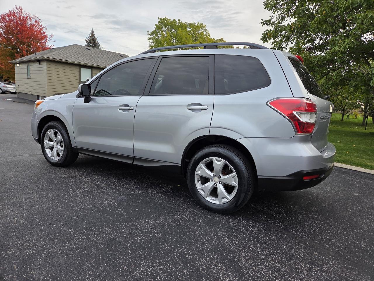 2016 Subaru Forester 5dr Wgn 2.5i Convenience,Only 129k, Must See! Photo