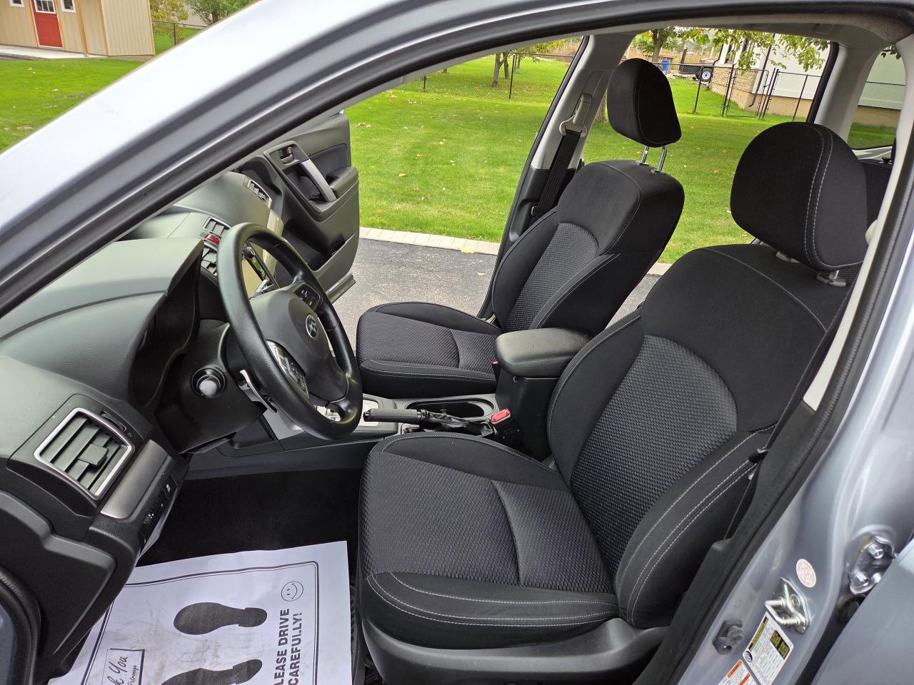 2016 Subaru Forester 5dr Wgn 2.5i Convenience,Only 129k, Must See! Photo