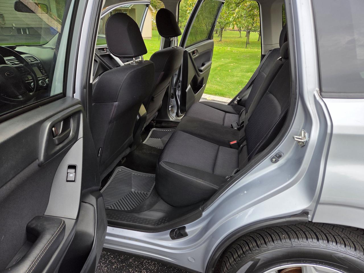 2016 Subaru Forester 5dr Wgn 2.5i Convenience,Only 129k, Must See! Photo