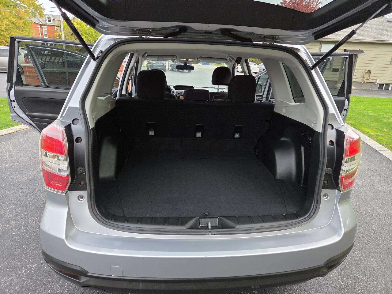 2016 Subaru Forester 5dr Wgn 2.5i Convenience,Only 129k, Must See! Photo