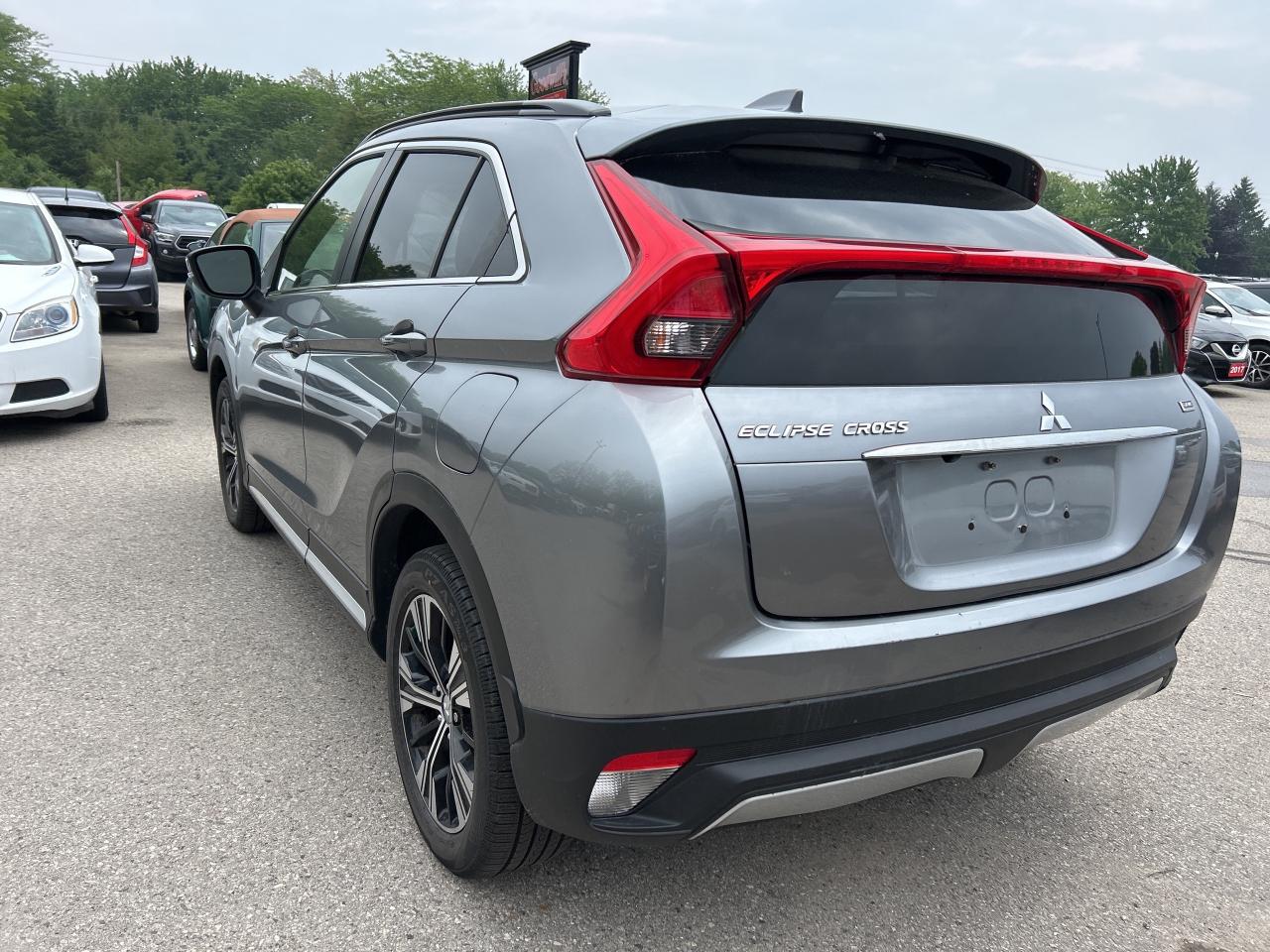 2020 Mitsubishi Eclipse Cross CLEAN CARFAX, HEATED LEATHER, SUNROOF! Photo