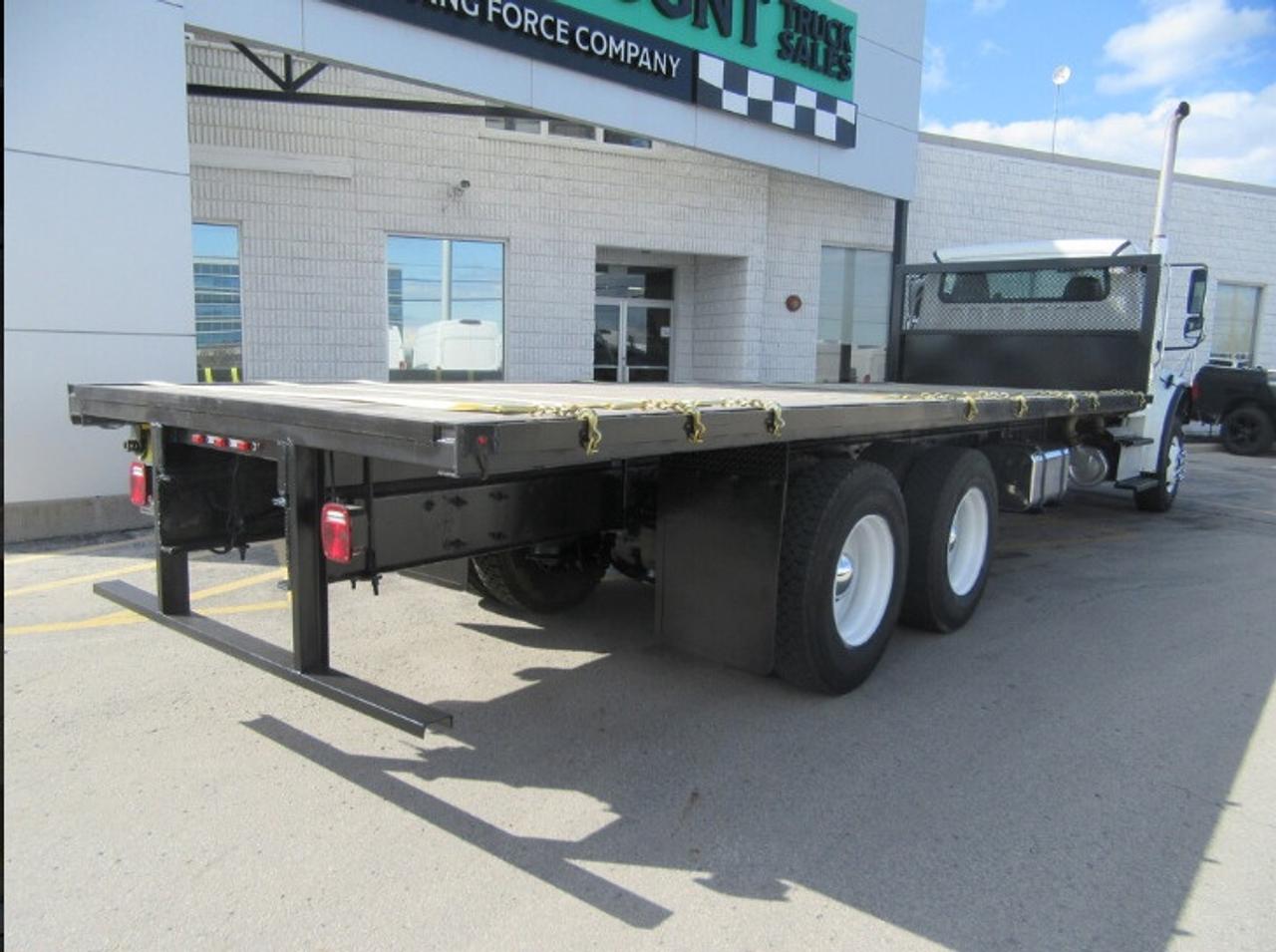 2019 Freightliner M2-106 DIESEL TANDEM AXLE NEW 26FT FLAT DECK / STRAP PKG Photo2