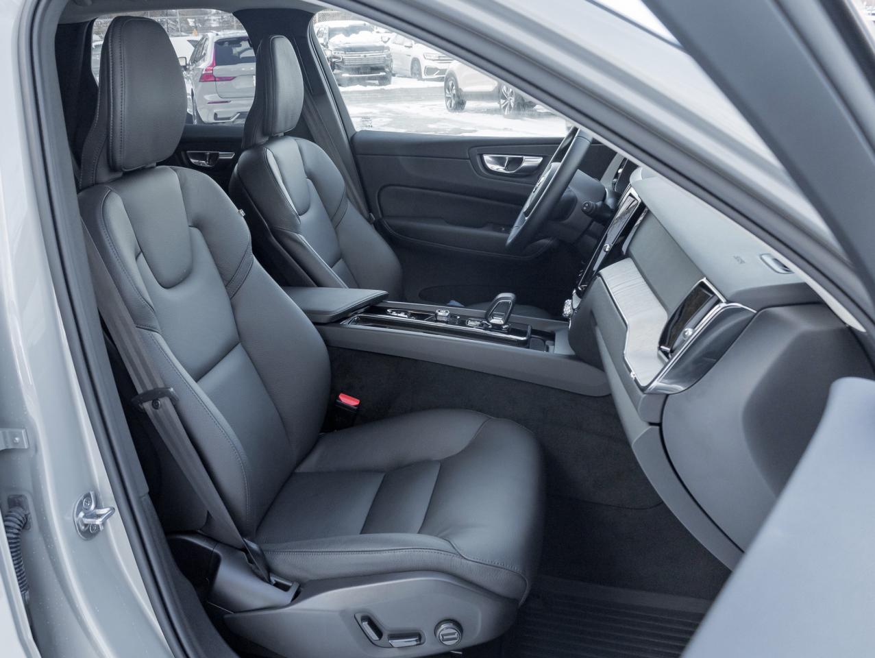 2025 Volvo XC60 B5 AWD Plus Dark Theme  20"ALLOY WHEELS  VOLVO CPO Photo