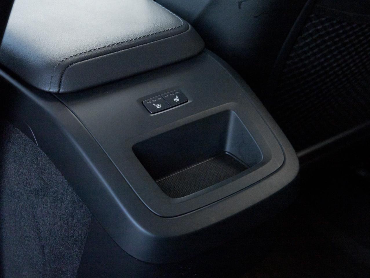 2025 Volvo XC60 B5 AWD Plus Dark Theme  20"ALLOY WHEELS  VOLVO CPO Photo