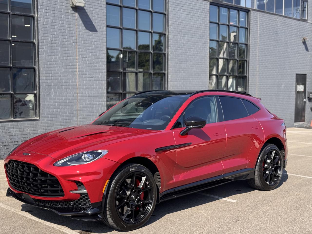 2023 Aston Martin DBX 707 AWD Photo4