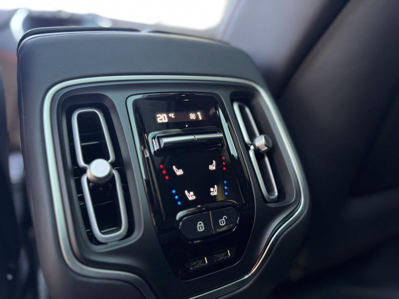 2023 Aston Martin DBX 707 AWD Photo