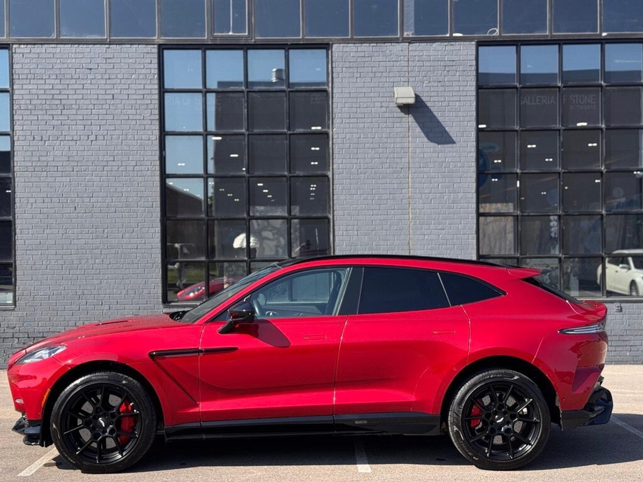 2023 Aston Martin DBX 707 AWD Photo2