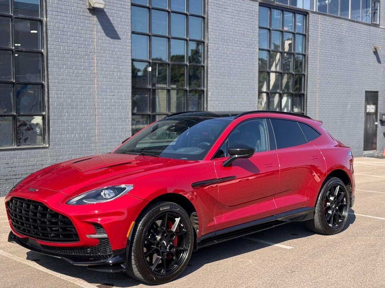 2023 Aston Martin DBX 707 AWD Photo4