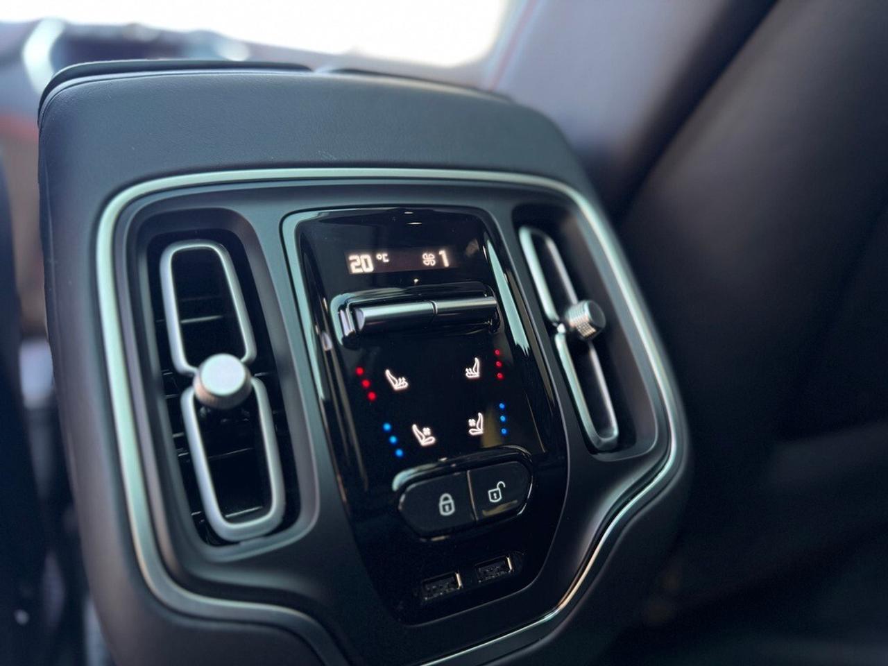 2023 Aston Martin DBX 707 AWD Photo