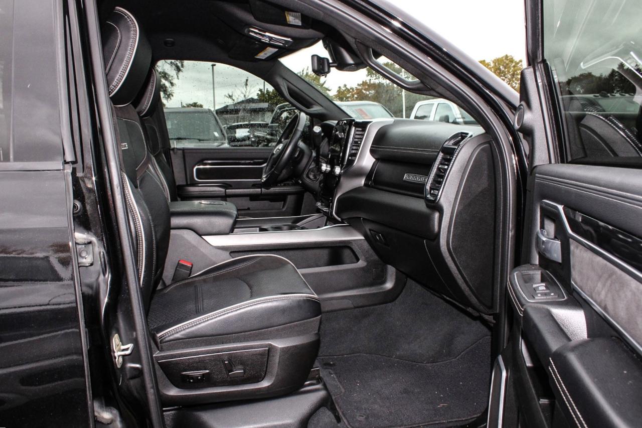 2022 RAM 3500 Laramie 4x4 Crew Cab 8' Box  Gps SiriusXM BkpCam Photo