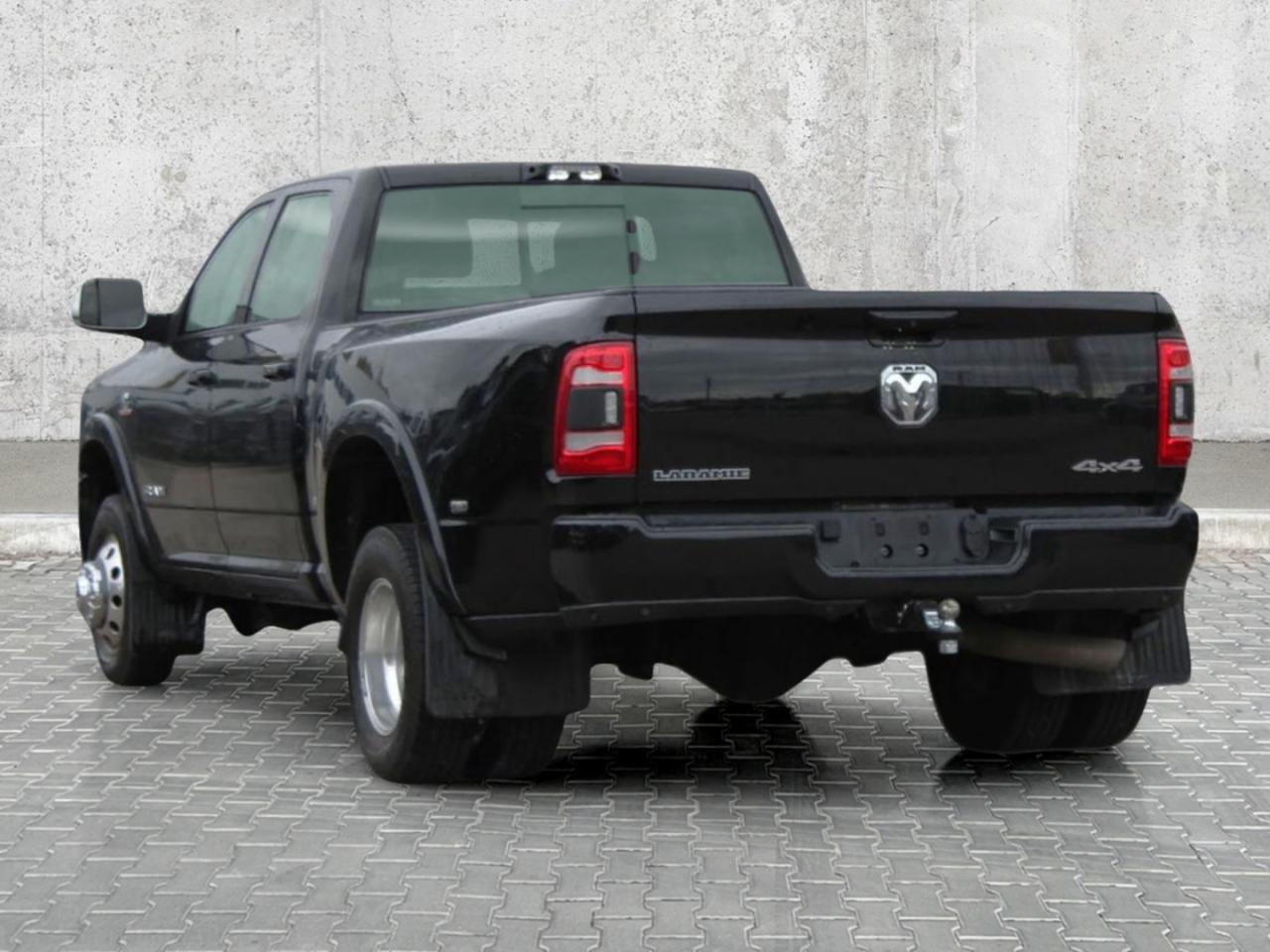 2022 RAM 3500 Laramie 4x4 Crew Cab 8' Box  Gps SiriusXM BkpCam Photo3