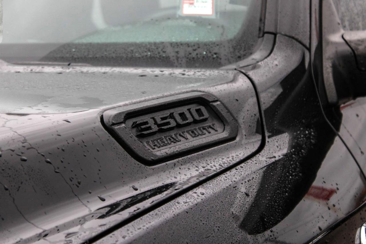 2022 RAM 3500 Laramie 4x4 Crew Cab 8' Box  Gps SiriusXM BkpCam Photo