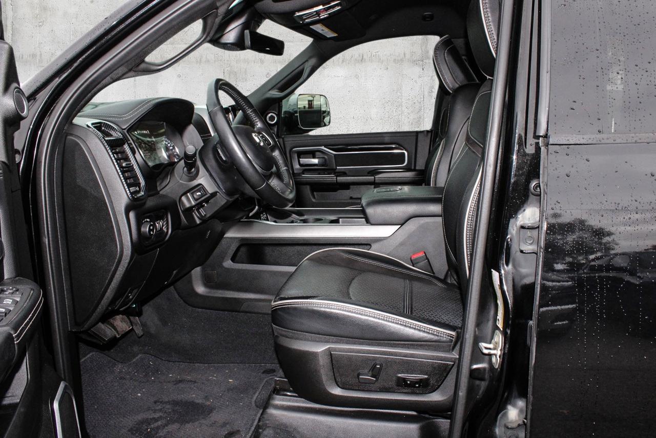 2022 RAM 3500 Laramie 4x4 Crew Cab 8' Box  Gps SiriusXM BkpCam Photo