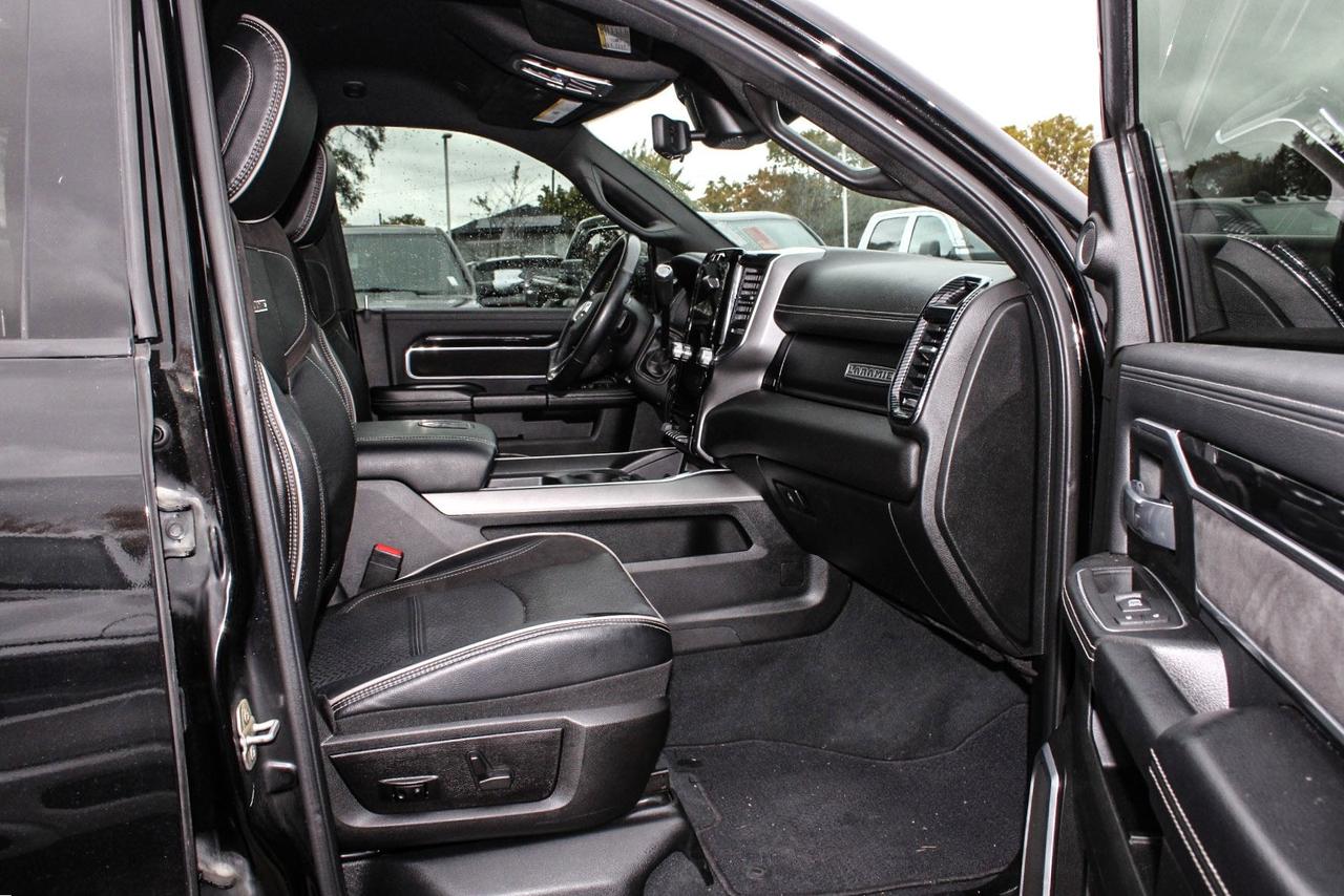 2022 RAM 3500 Laramie 4x4 Crew Cab 8' Box  Gps SiriusXM BkpCam Photo