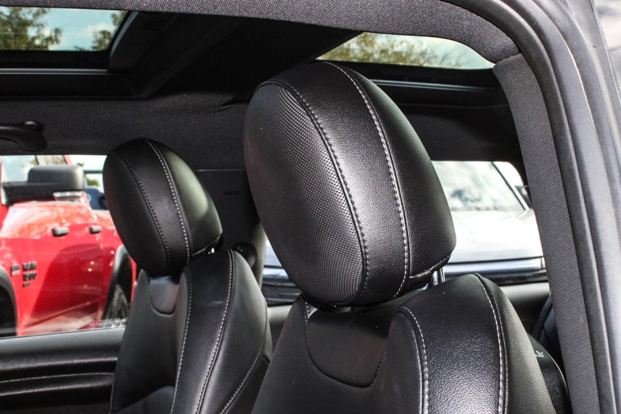 2017 MINI Cooper Hardtop HB  SiriusXM Photo