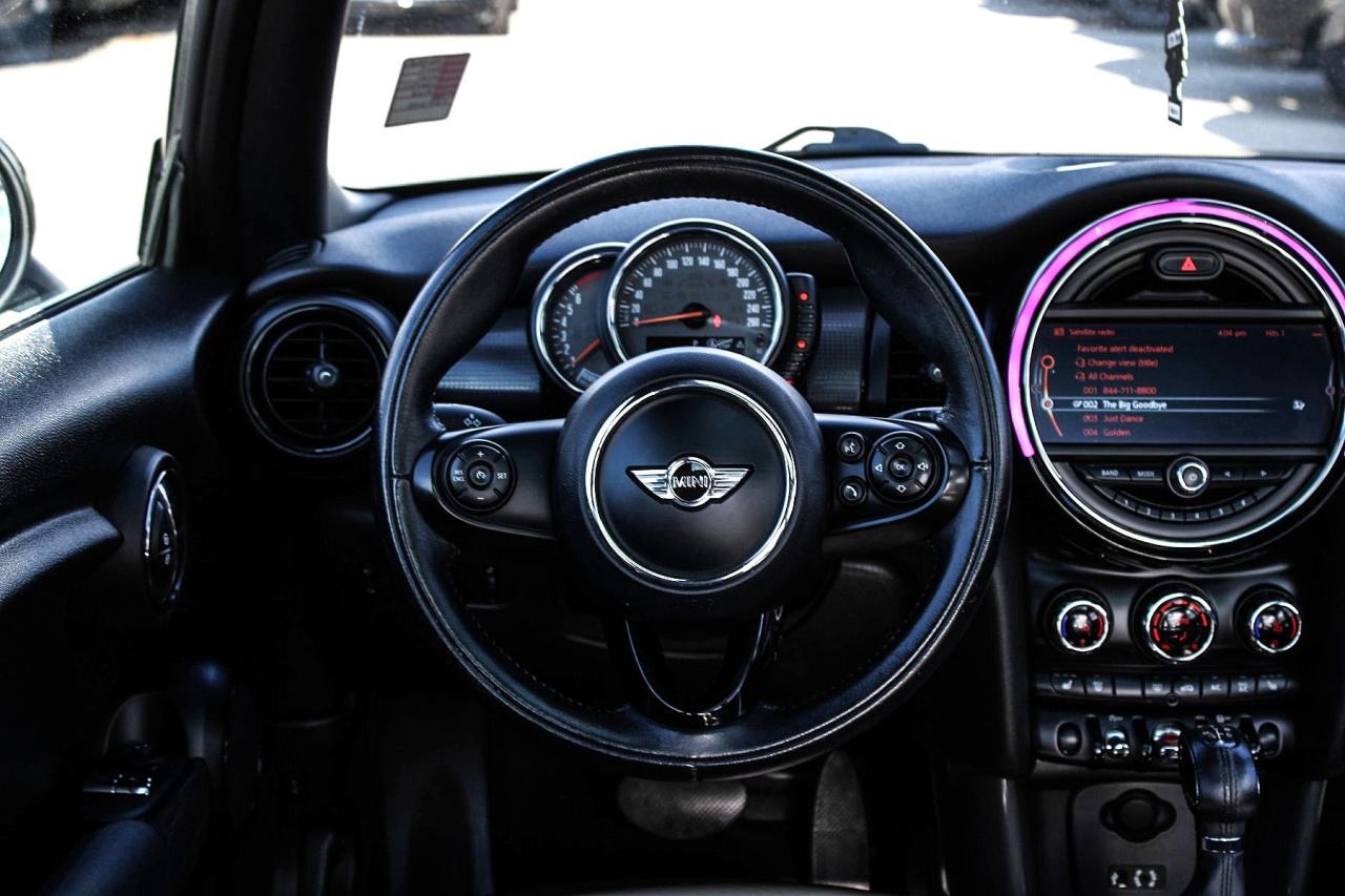 2017 MINI Cooper Hardtop HB  SiriusXM Photo