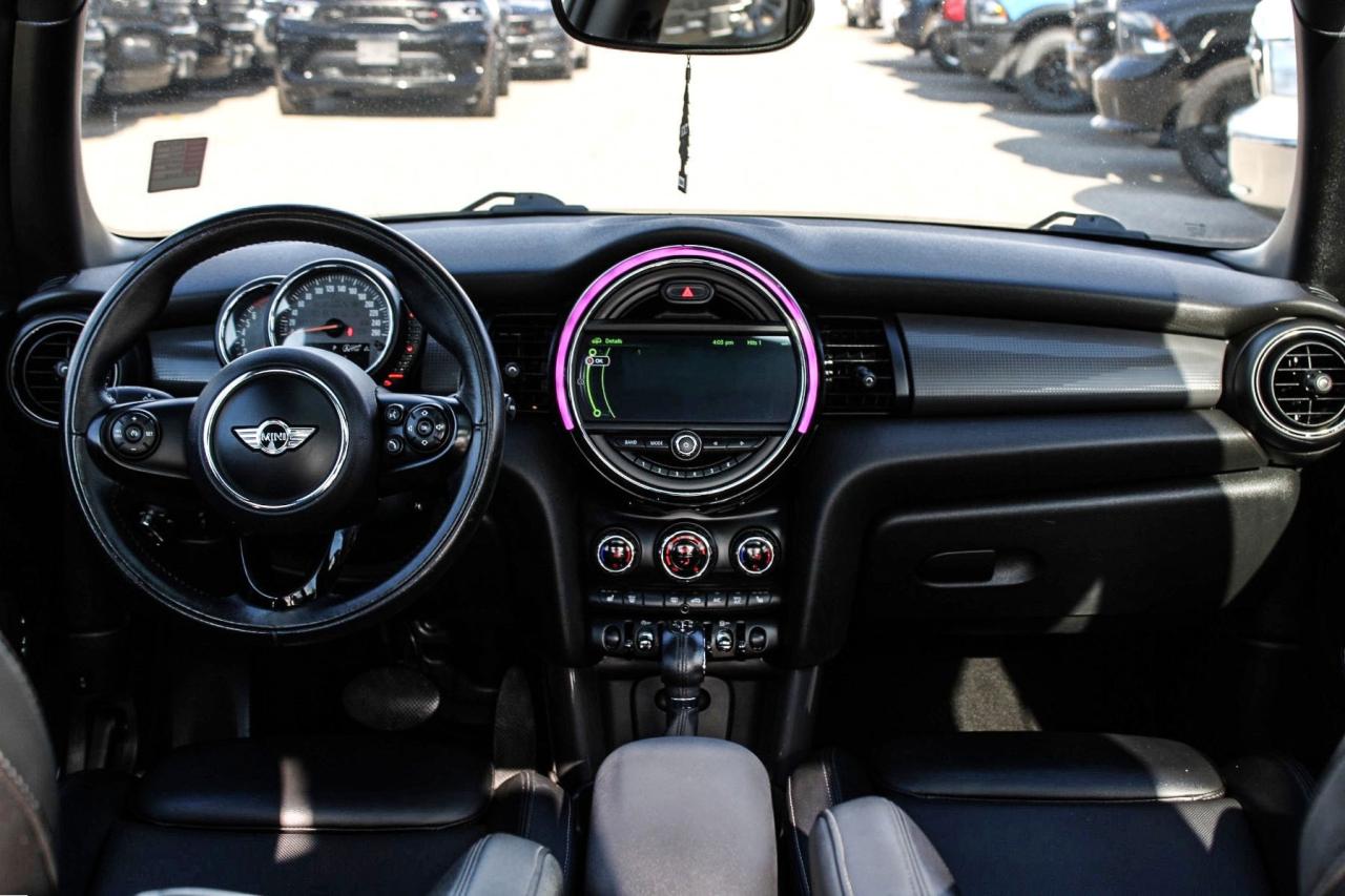 2017 MINI Cooper Hardtop HB  SiriusXM Photo