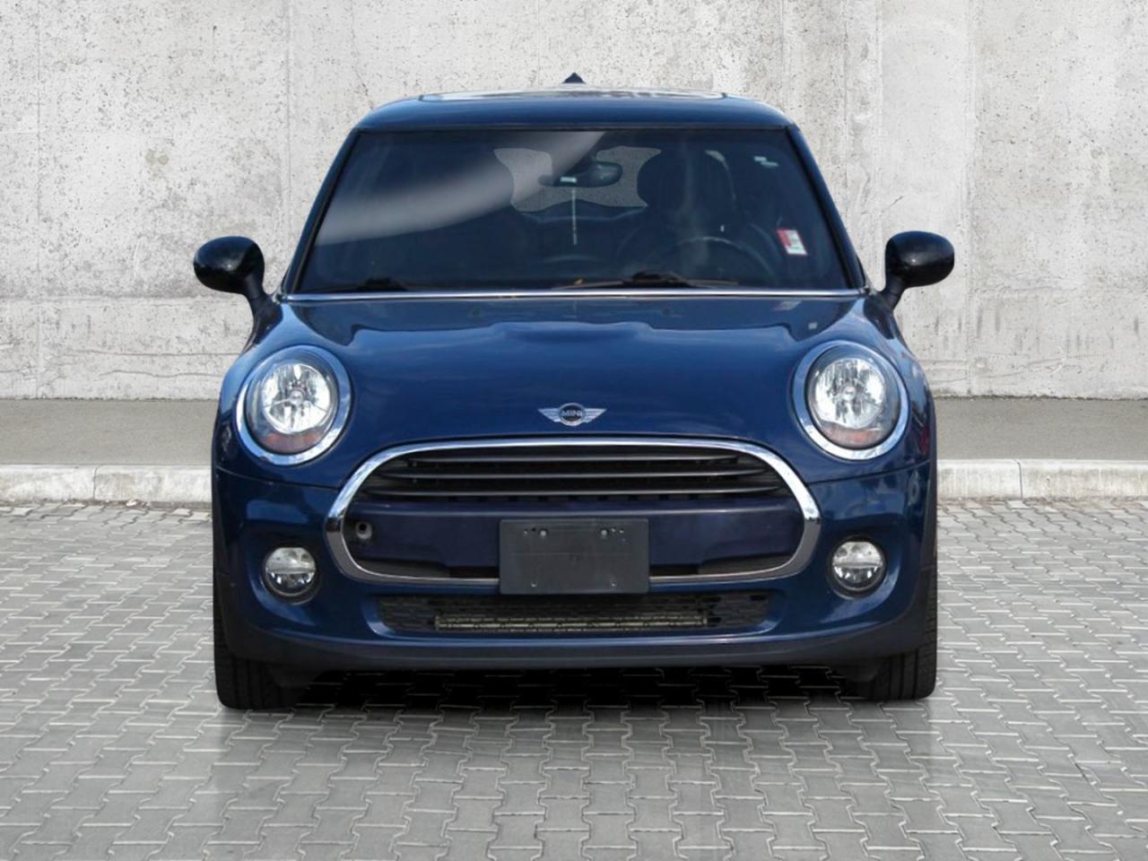 2017 MINI Cooper Hardtop HB  SiriusXM Photo