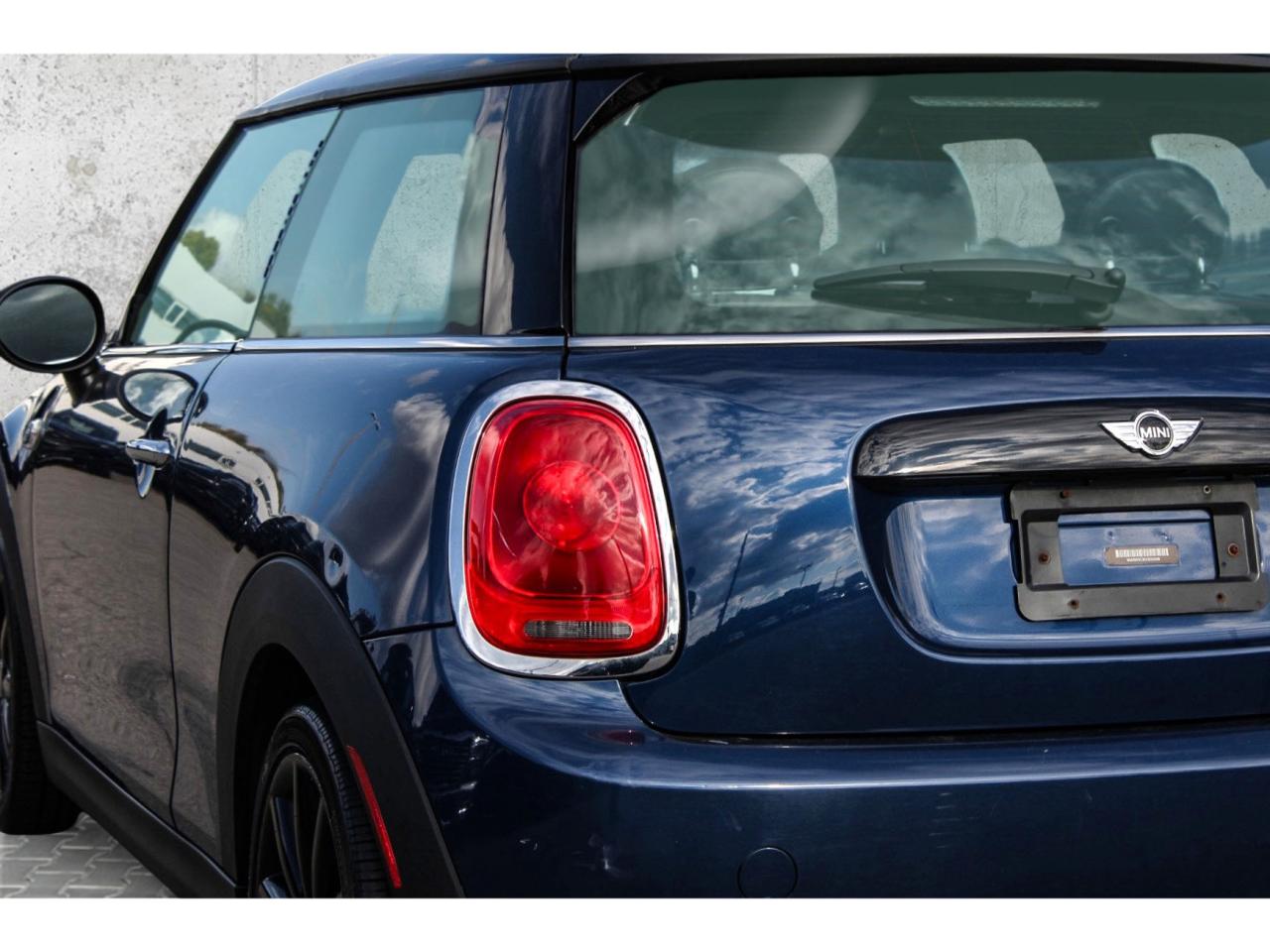 2017 MINI Cooper Hardtop HB  SiriusXM Photo