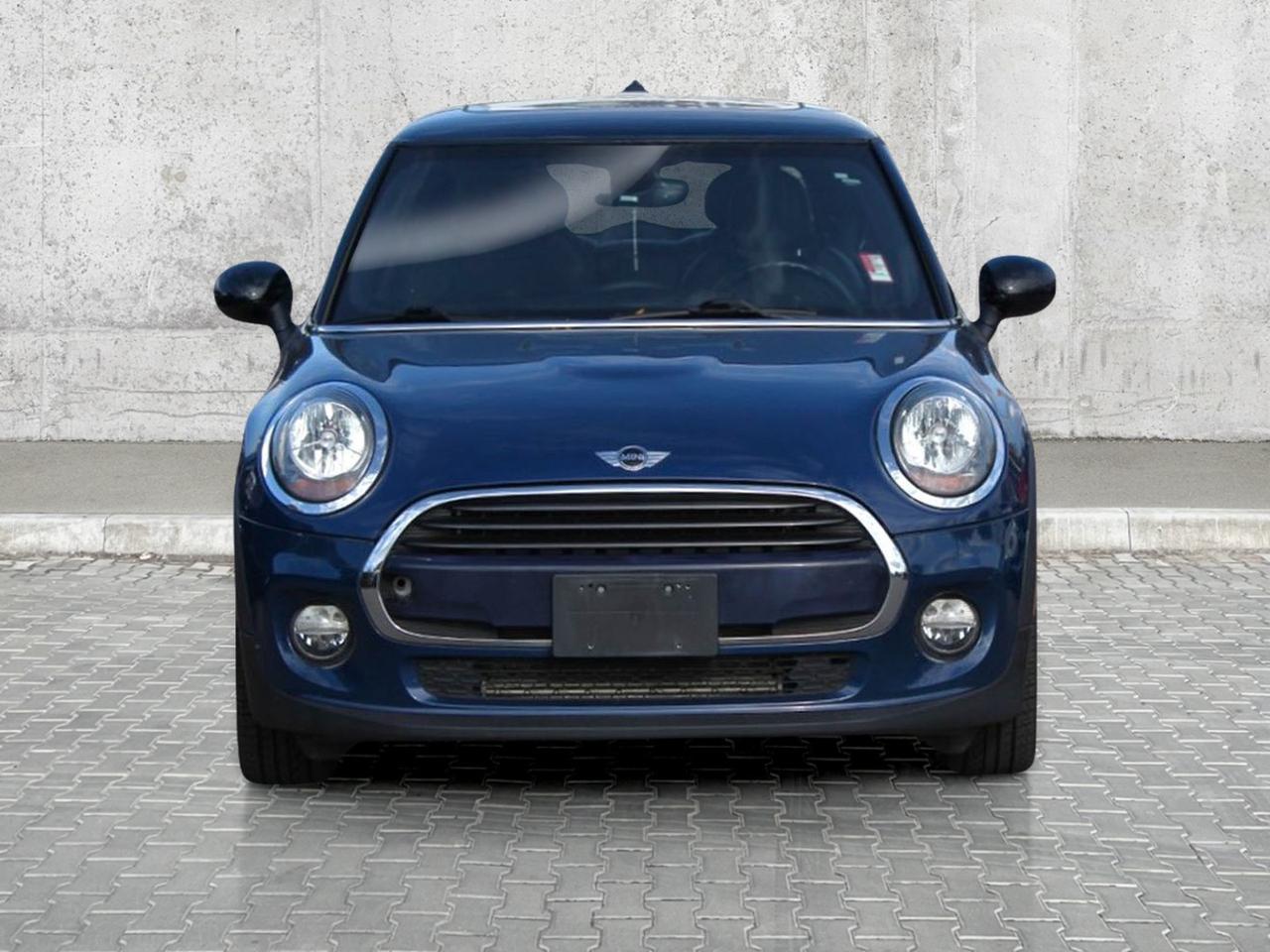 2017 MINI Cooper Hardtop HB  SiriusXM Photo