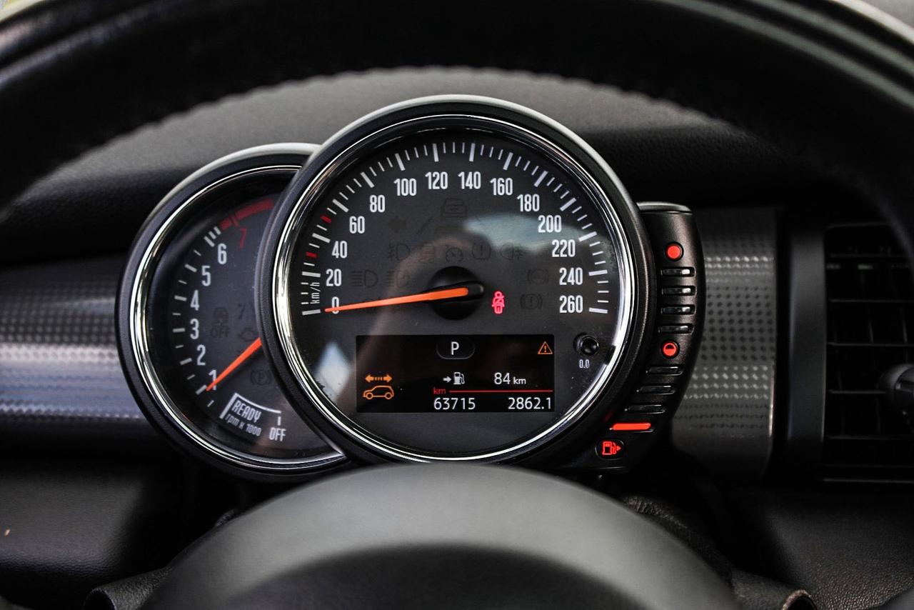 2017 MINI Cooper Hardtop HB  SiriusXM Photo