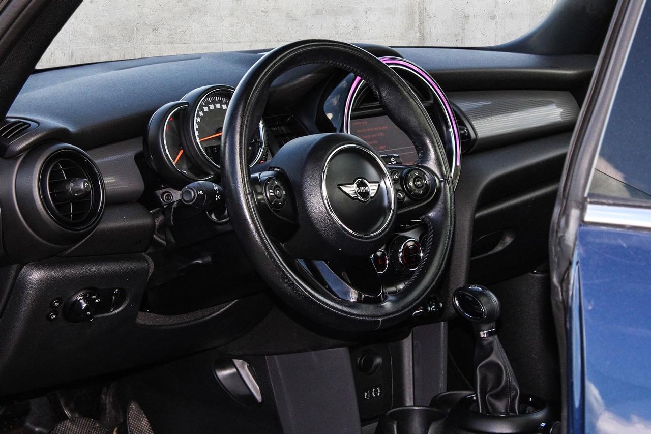 2017 MINI Cooper Hardtop HB  SiriusXM Photo