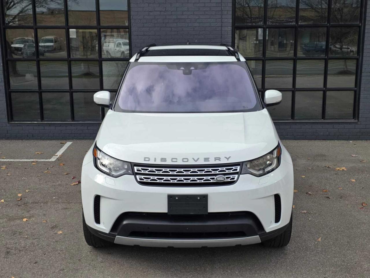 2019 Land Rover Discovery HSE 4WD Photo3