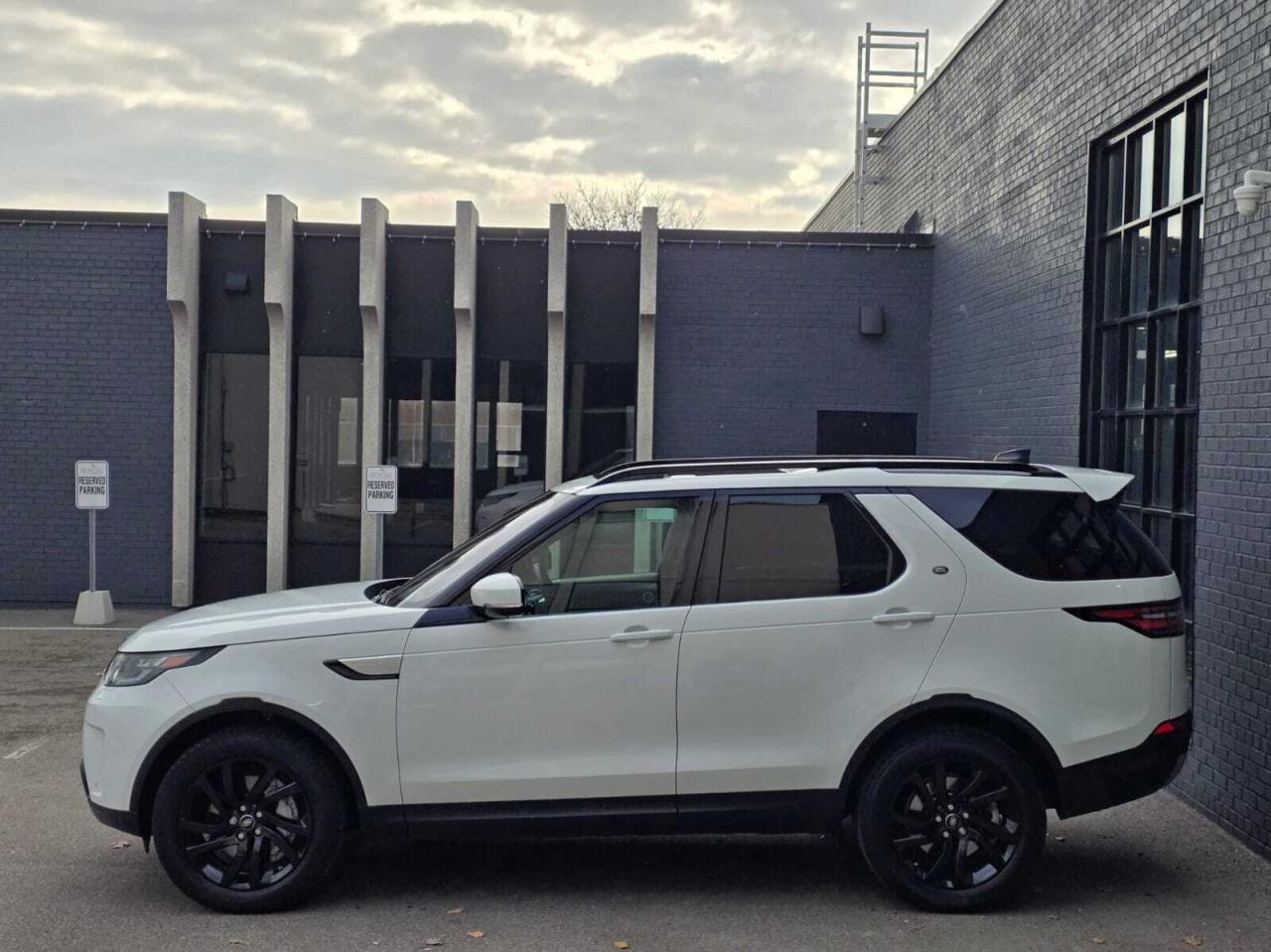 2019 Land Rover Discovery HSE 4WD Photo