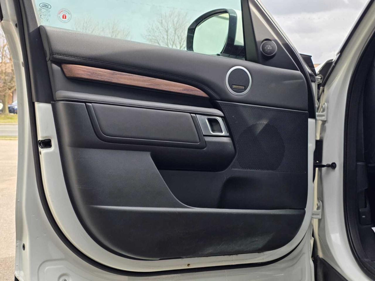 2019 Land Rover Discovery HSE 4WD Photo