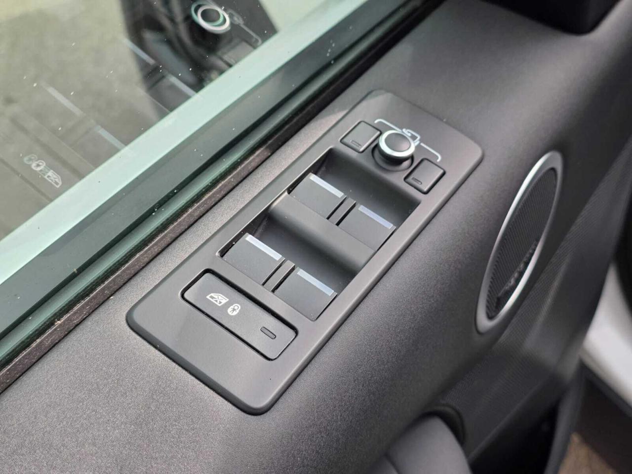 2019 Land Rover Discovery HSE 4WD Photo