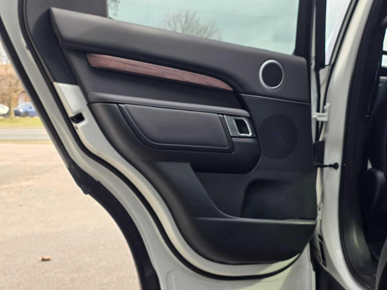 2019 Land Rover Discovery HSE 4WD Photo