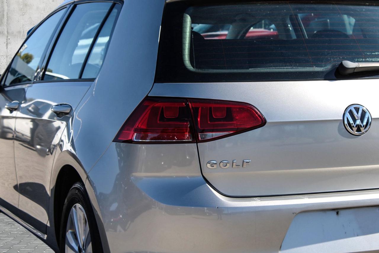 2016 Volkswagen Golf HB TSI Trendline  BkpCam HtdSeats Gps Photo