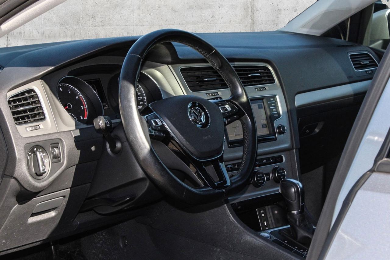 2016 Volkswagen Golf HB TSI Trendline  BkpCam HtdSeats Gps Photo