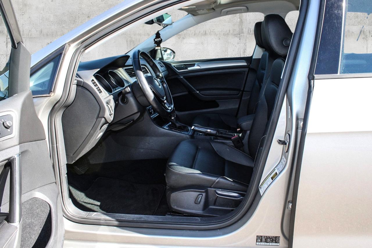 2016 Volkswagen Golf HB TSI Trendline  BkpCam HtdSeats Gps Photo