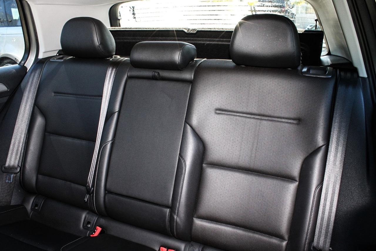 2016 Volkswagen Golf HB TSI Trendline  BkpCam HtdSeats Gps Photo