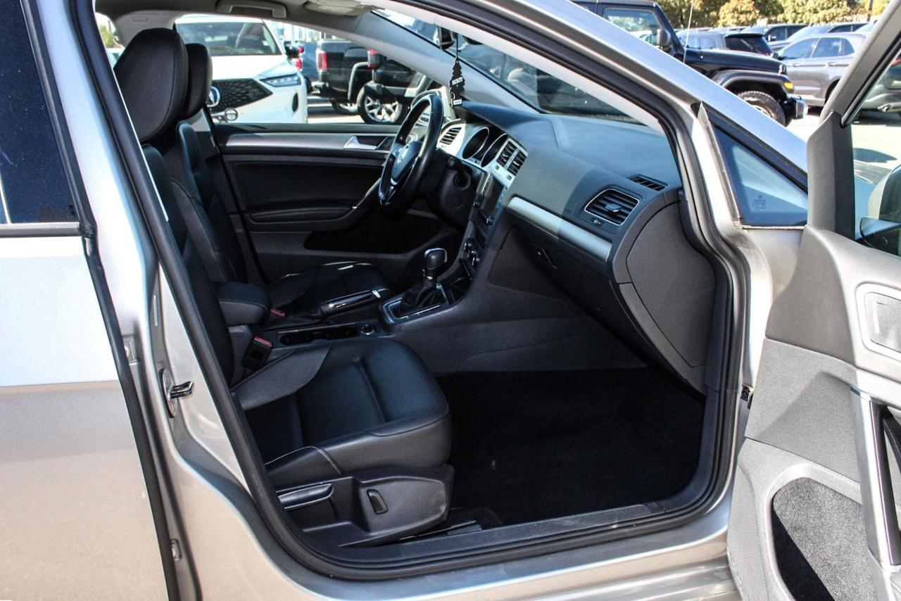 2016 Volkswagen Golf HB TSI Trendline  BkpCam HtdSeats Gps Photo