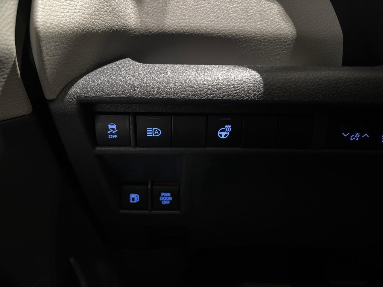 2023 Toyota Sienna XLE 8-Passenger Photo