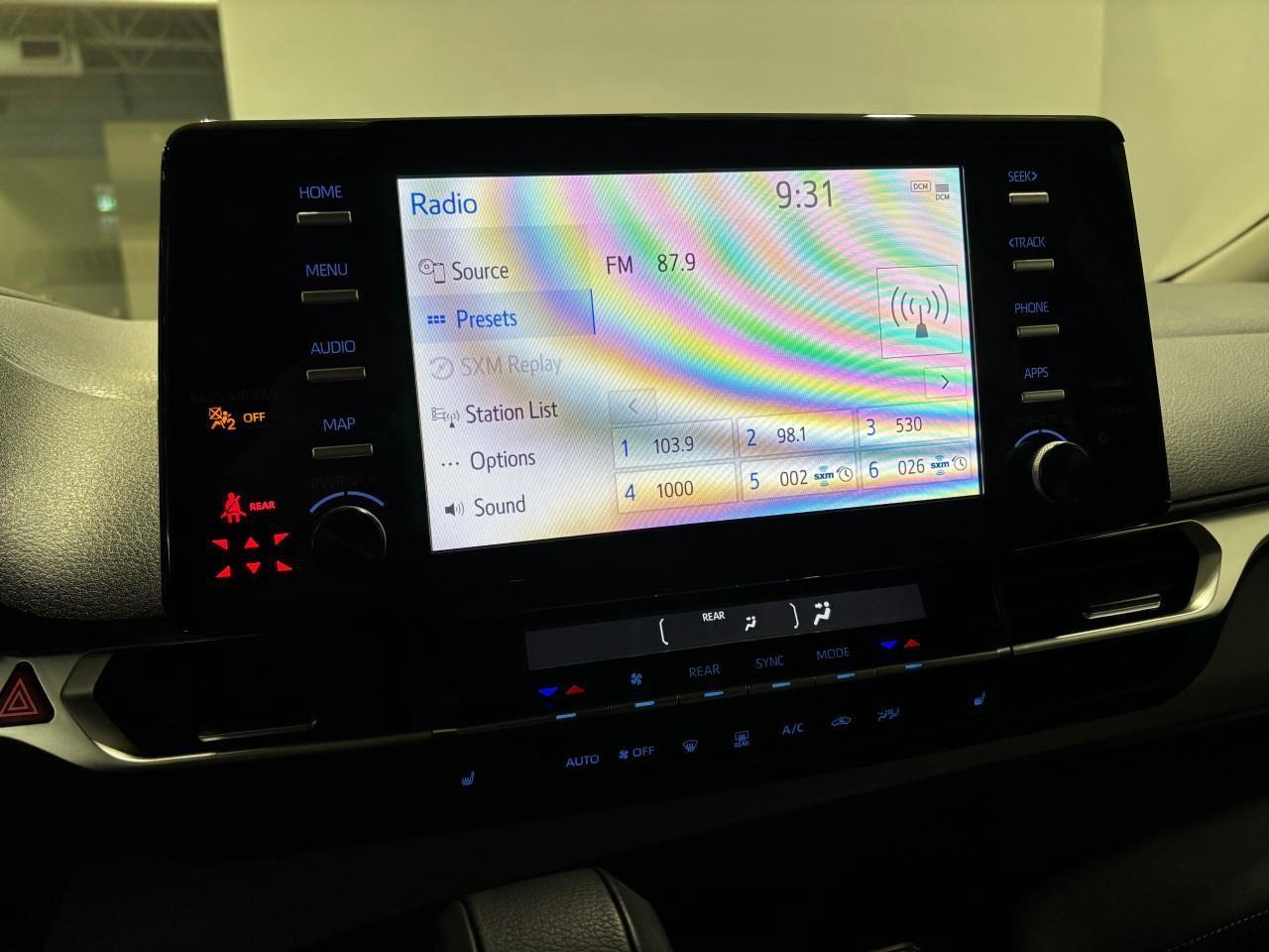 2023 Toyota Sienna XLE 8-Passenger Photo