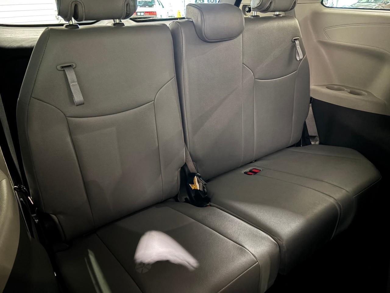 2023 Toyota Sienna XLE 8-Passenger Photo