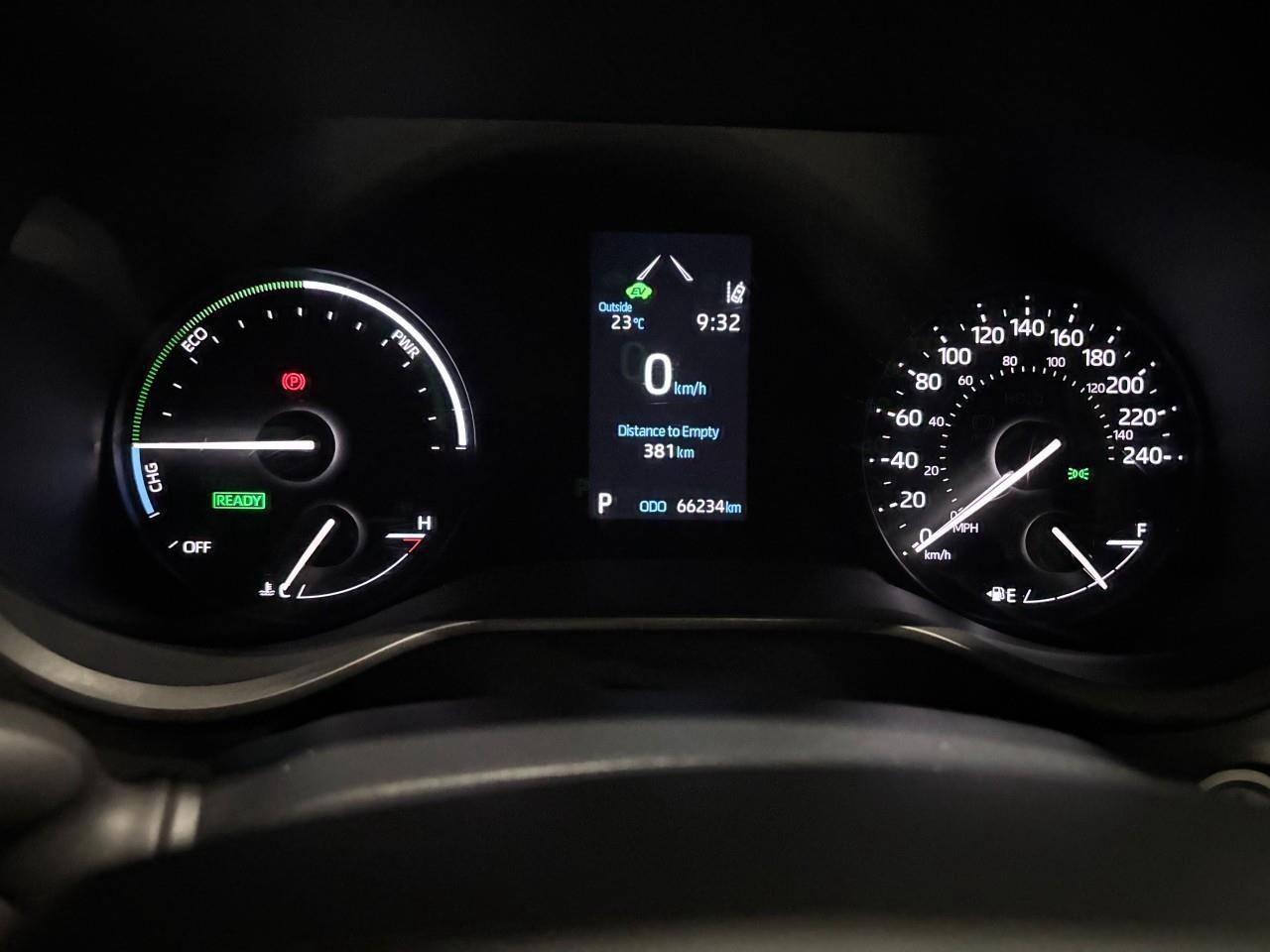 2023 Toyota Sienna XLE 8-Passenger Photo