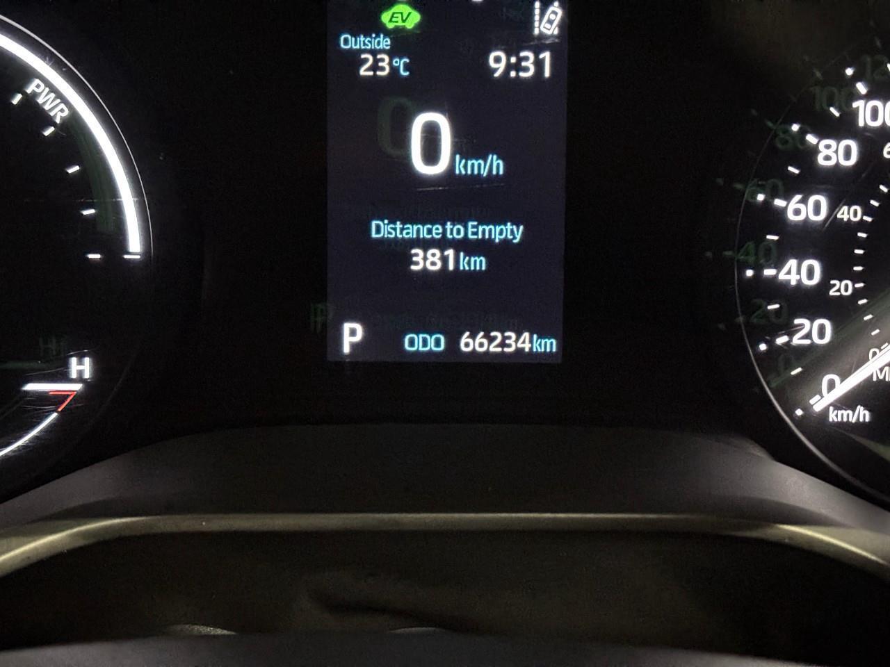 2023 Toyota Sienna XLE 8-Passenger Photo