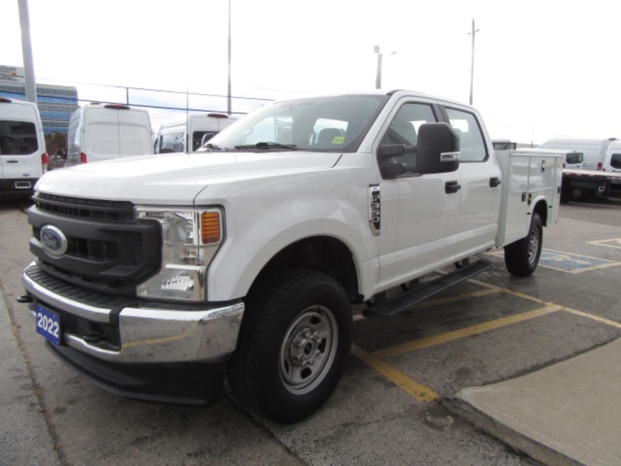 2022 Ford F-250 GAS 4X4 CREW CAB WITH NEW SERVICE UTILITY BODY Photo3
