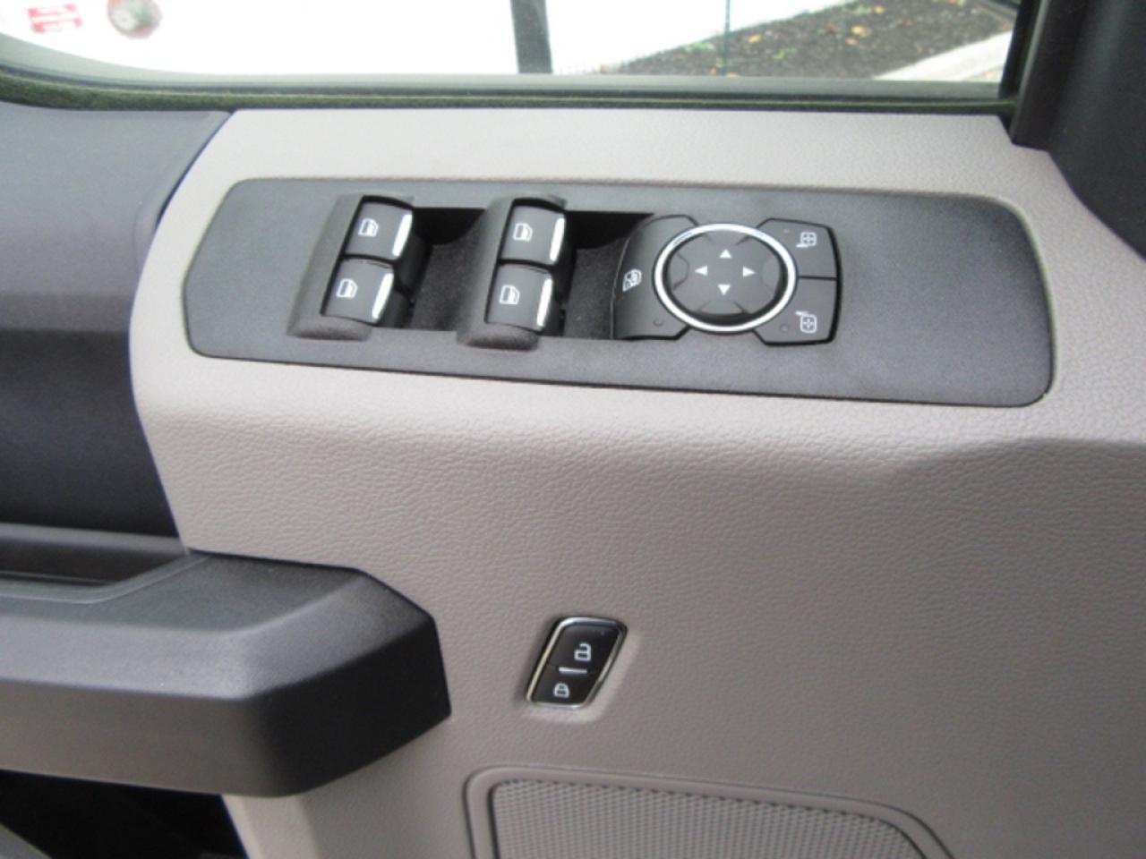 2022 Ford F-250 GAS 4X4 CREW CAB WITH NEW SERVICE UTILITY BODY Photo